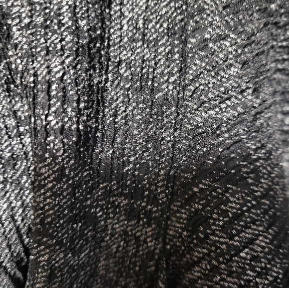 4 for $30 🌈 Pretty Woman black/silver long sleeve tunic top (medium) - Picture 7 of 7